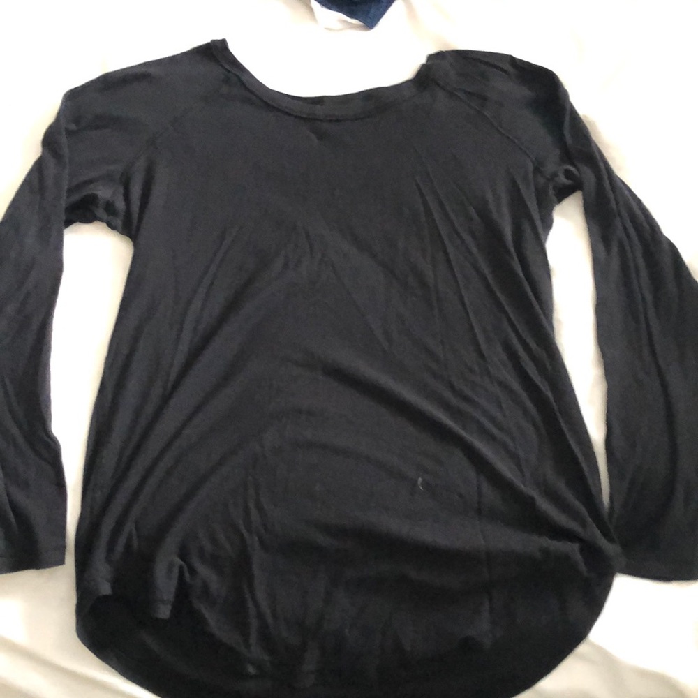 Lulu long sleeve top size small